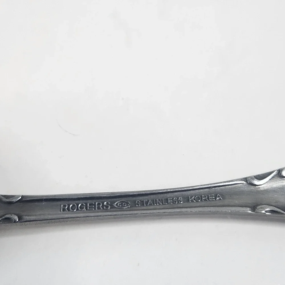 2 Rogers Co DREAM ROSE Stainless Soup Spoons 7